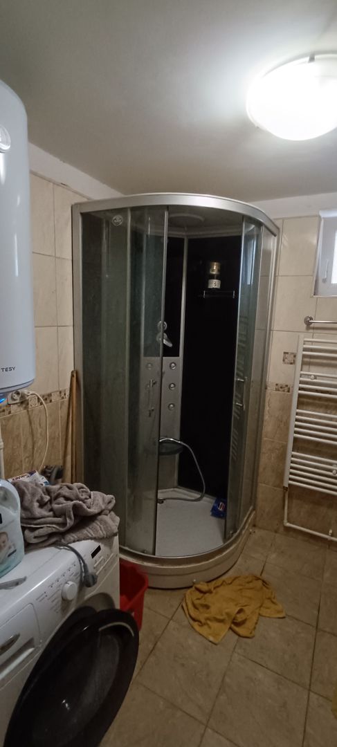 Casă spațioasă cu 4 camere , curte și teren generos în Mașloc - Poză 24