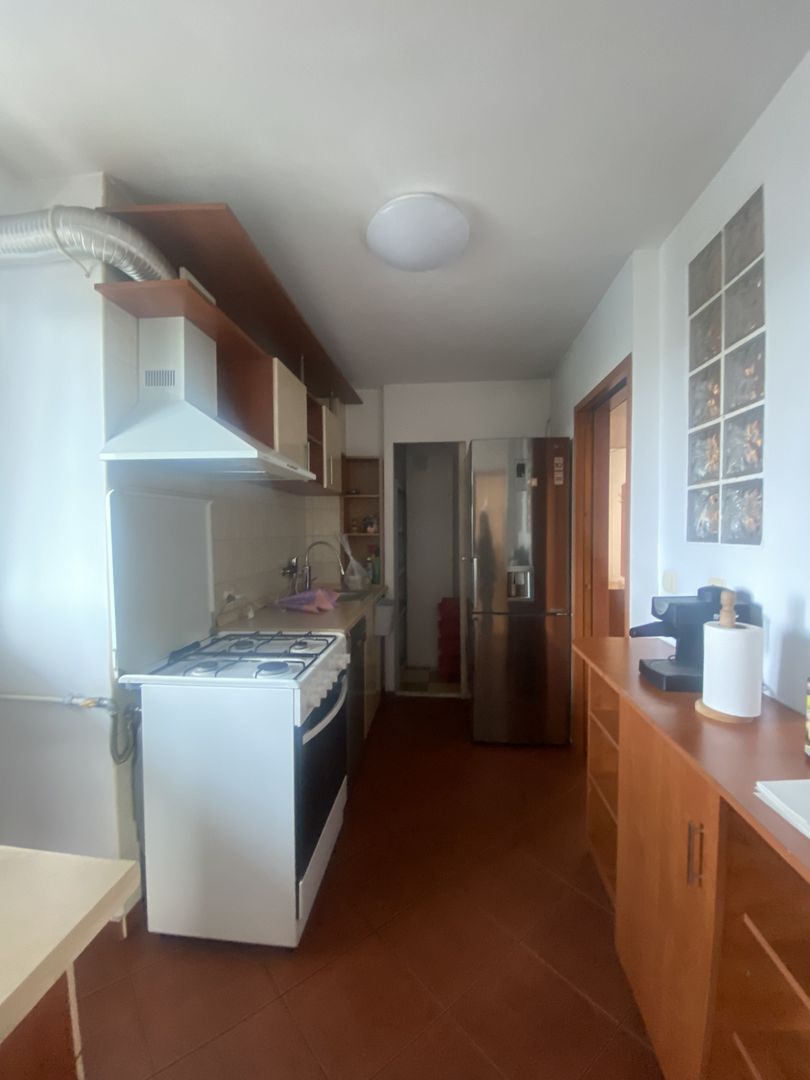 Apartament spatios, trei camere, Lujerului - Poză 4