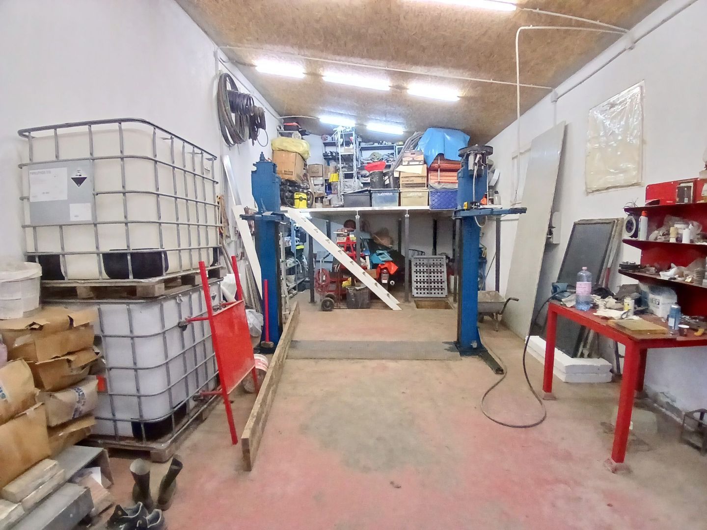 Hală, atelier și locuință, curte cu 900mp teren în Corod - Poză 3