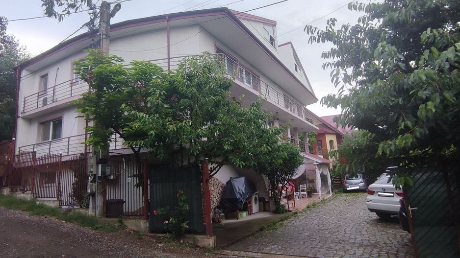 Casă/ Vila, 2008, 700mp, 1000mp D(P) + 2 + Pod - Poză 1