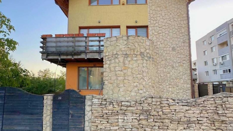 Vilă  în Nordul Bucureștiului - Poză 1