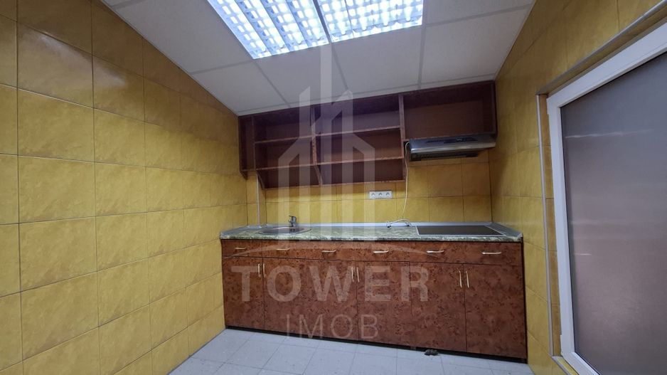 Hală + spații de birouri + apartament - Poză 8