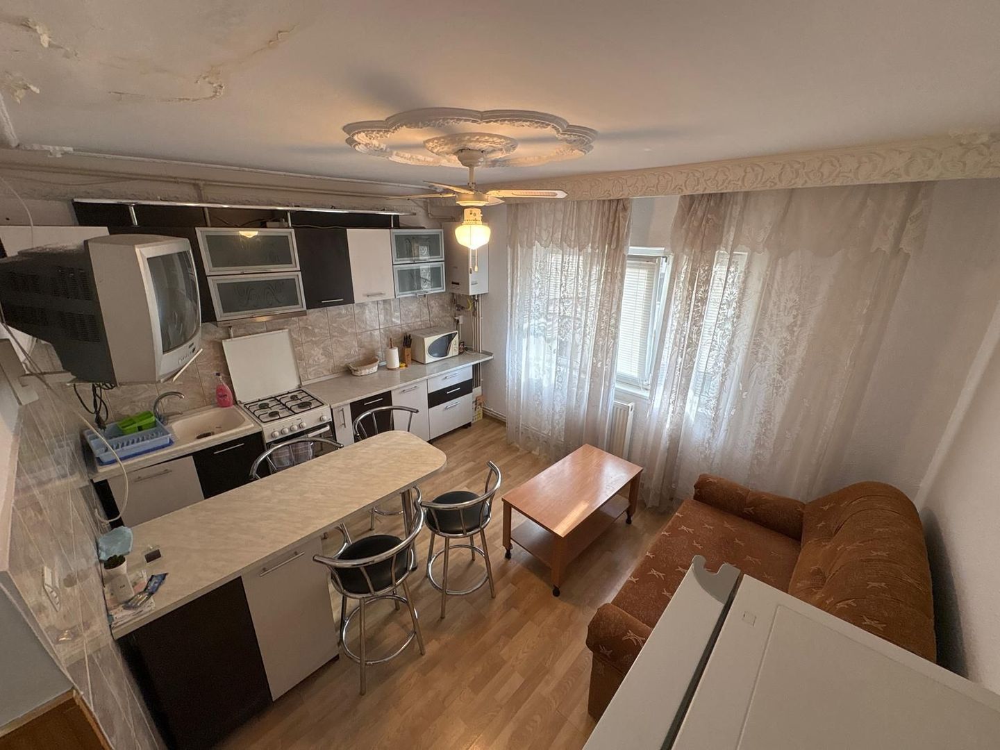 Garsonieră decomandată  37 M² etaj 2 Pescarilor mobilată+utilată - Poză 6