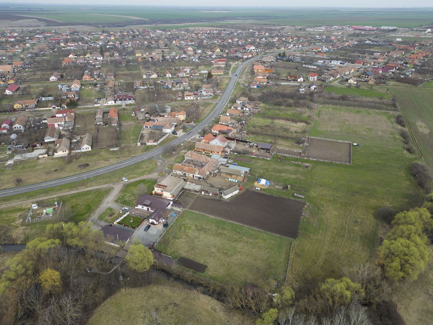 Proprietate imobiliară cu potențial extraordinar! - Poză 56