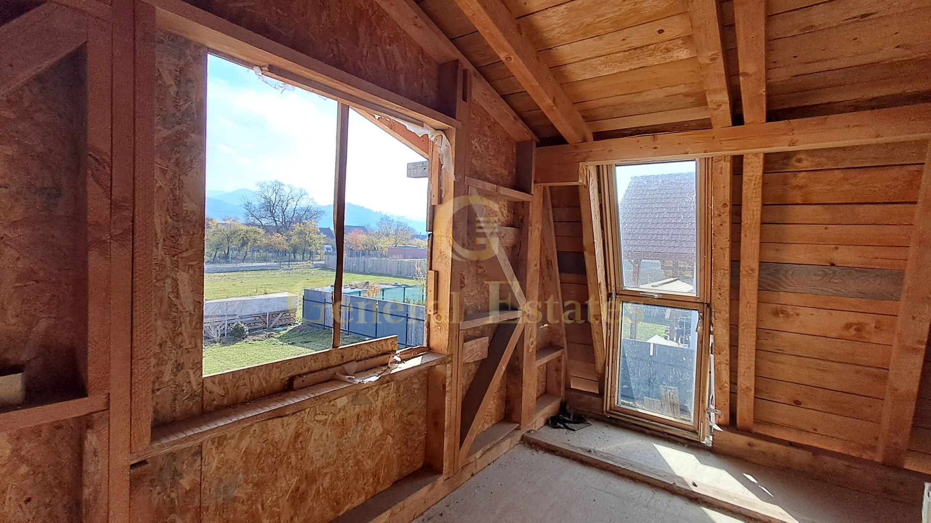 Casa moderna la rosu in Cristian - Poză 8