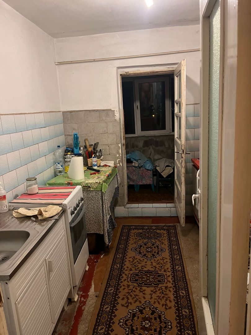 De vanzare apartament 3 camere Micro 16, etaj 4/4, 65.000 euro negociabil - Poză 9