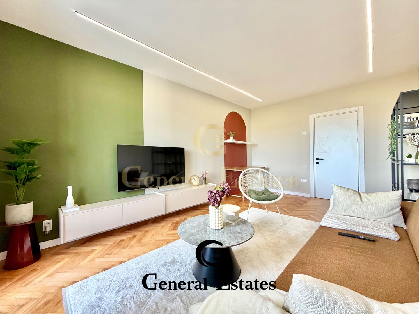 Copou | 2 Camere Decomandat | Lângă Parc | Vedere Panoramică | Renovat - Poză 1