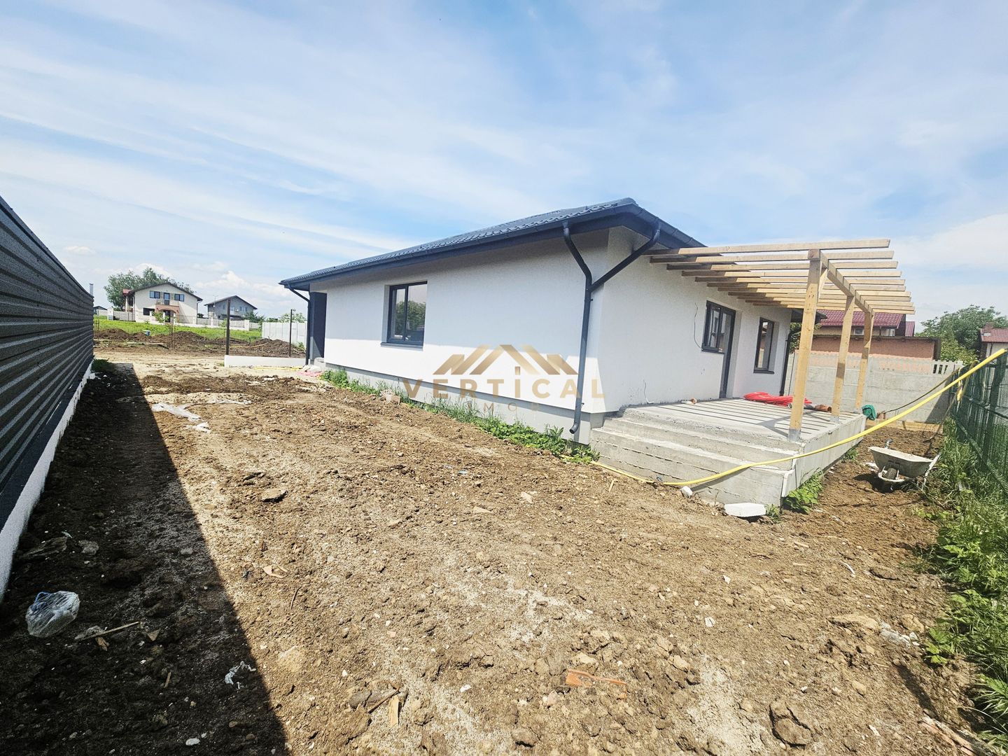 Casa pe un singur nivel 4 camere - comuna Berceni - Poză 6