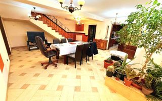 Cauți o casă mare sau spațiu pentru business? Aici le ai pe ambele! - Poză 1