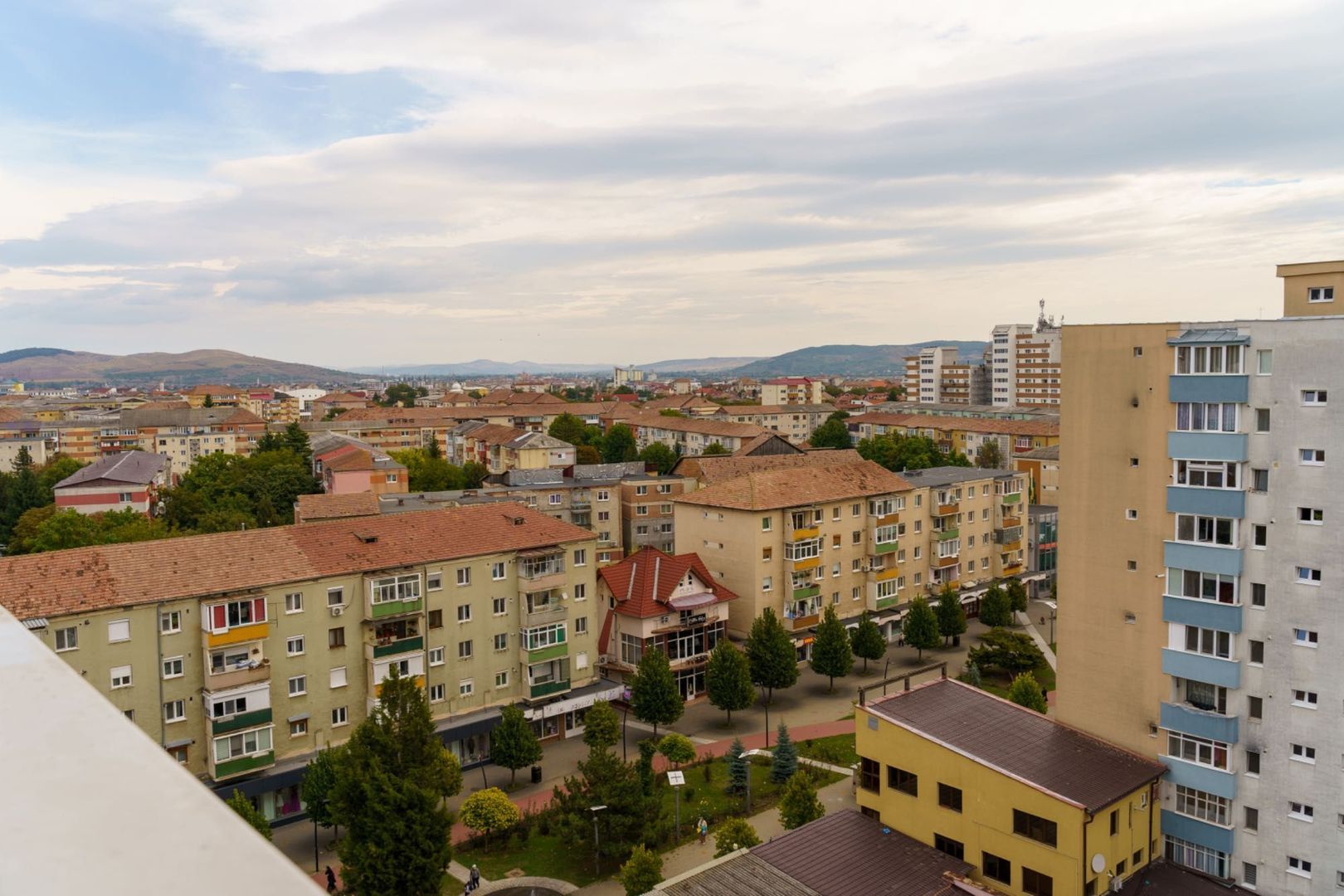 De închiriat: Apartament 2 camere cu vedere panoramică pe Bulevard - Poză 8