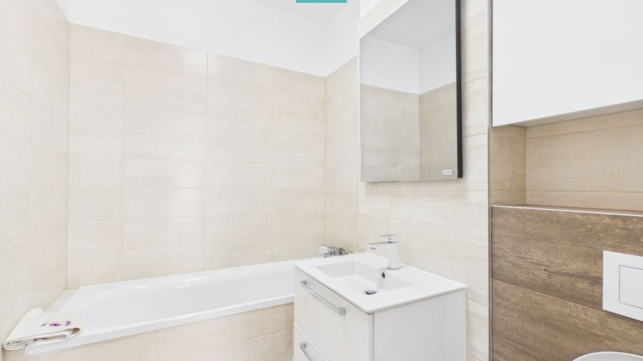 Apartament cu 3 camere Adora Park - Poză 3