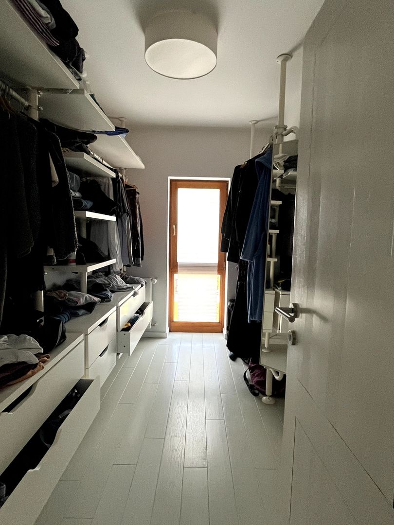 Locuinta spatioasa in triplex - Poză 31