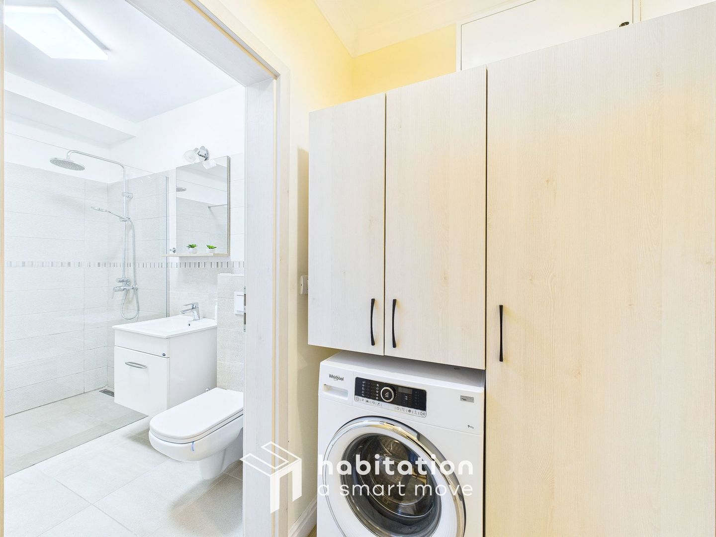 Apartament spațios cu curte și garaj – confortul unei case moderne - Poză 18