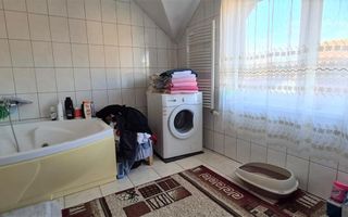 Casa pentru 2 familii, 7 Camere, 2 Garaje, 1500MP Teren - Poză 27