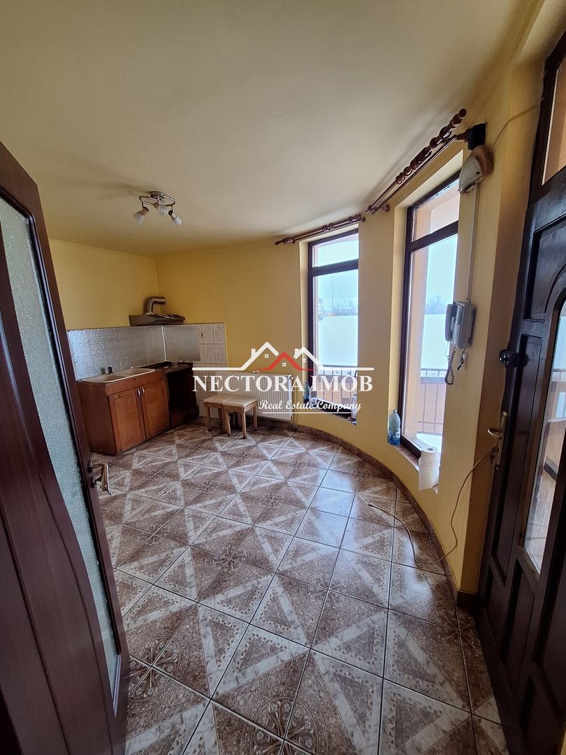 NECTORA IMOB-CASA mare 5 camere, 3 bai, pod, demisol pentru birouri - Poză 9