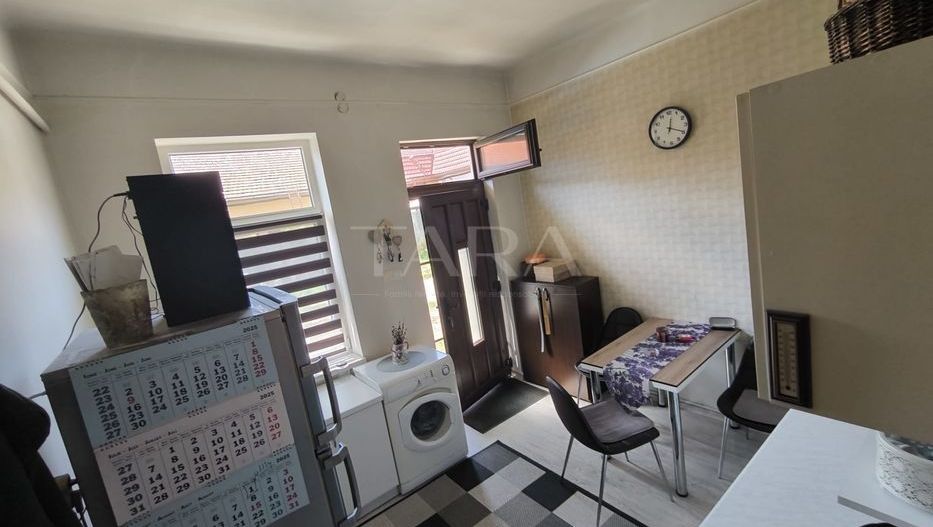 Apartament cu pivniță, mansardă și teren în curte comună. Central Cluj - Poză 1