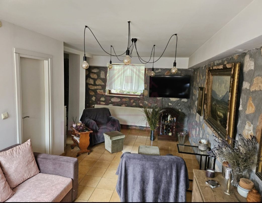 CASĂ DE VÂNZARE ÎN POUANA MĂRULUI,JUD. CARAȘ-SEVERIN - Poză 3