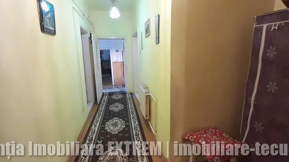 Casă de cărămidă, cu 4 camere, 417mp teren, lăngă Gara de Sud, Tecuci - Poză 10