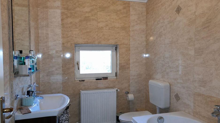 Casa cu 3 dormitoare, centrala gaz, in Cartierul Grigorescu, Oradea - Poză 14