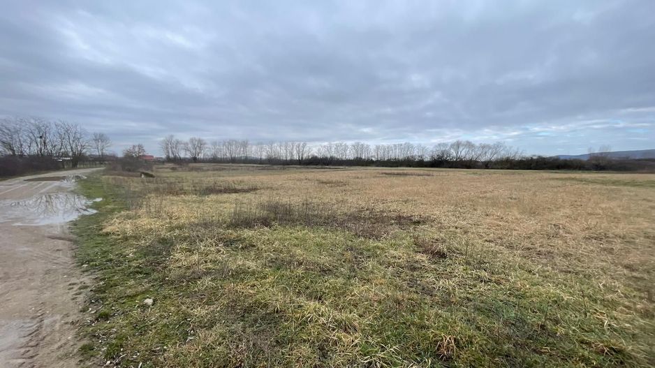 5700 mp Teren intrav. zona Mini Paradis, deschidere 44 ml- 28 eur/mp - Poză 2