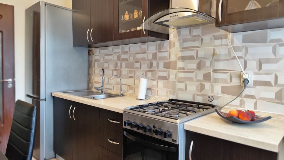 Apartament 4 camere, Calea Aradului - Oradea, tip D, renovat, vanzare - Poză 2