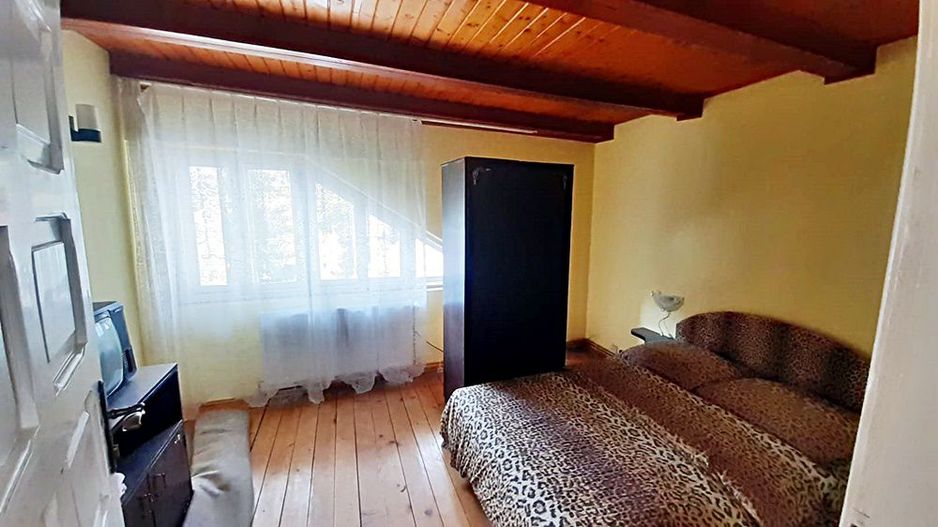 Predeal, casa de vacanta cu 5 camere si 630mp teren, 150000 euro - Poză 11