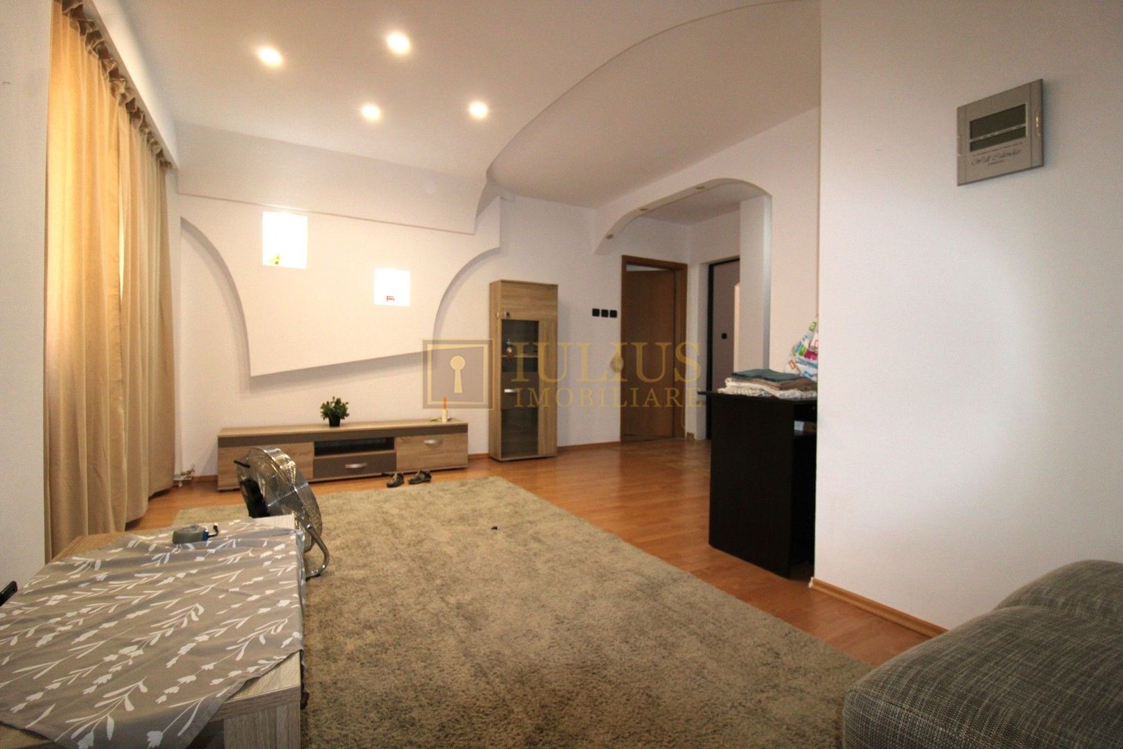 3 camere, etaj 1, centrala - Complex Studențesc - Poză 1
