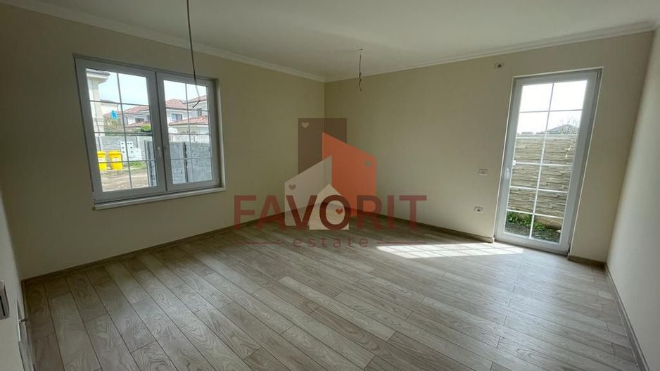 Gradina proprie 30 mp. Finisaje superioare. Pozitie excelenta. - Poză 1