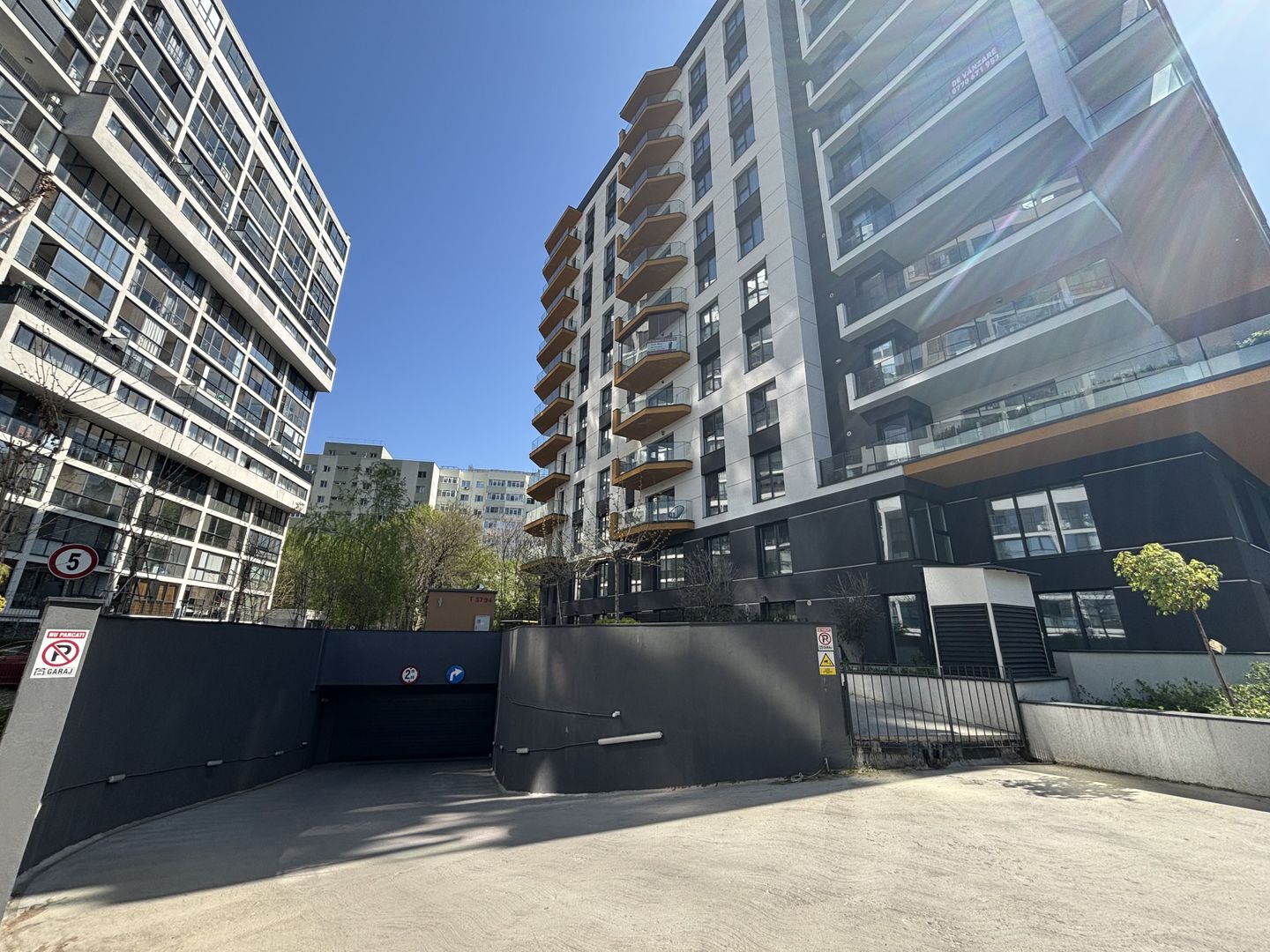 Chirie 2 Camere GranVia Lake View - Terasă cu vedere la Lac - Poză 18