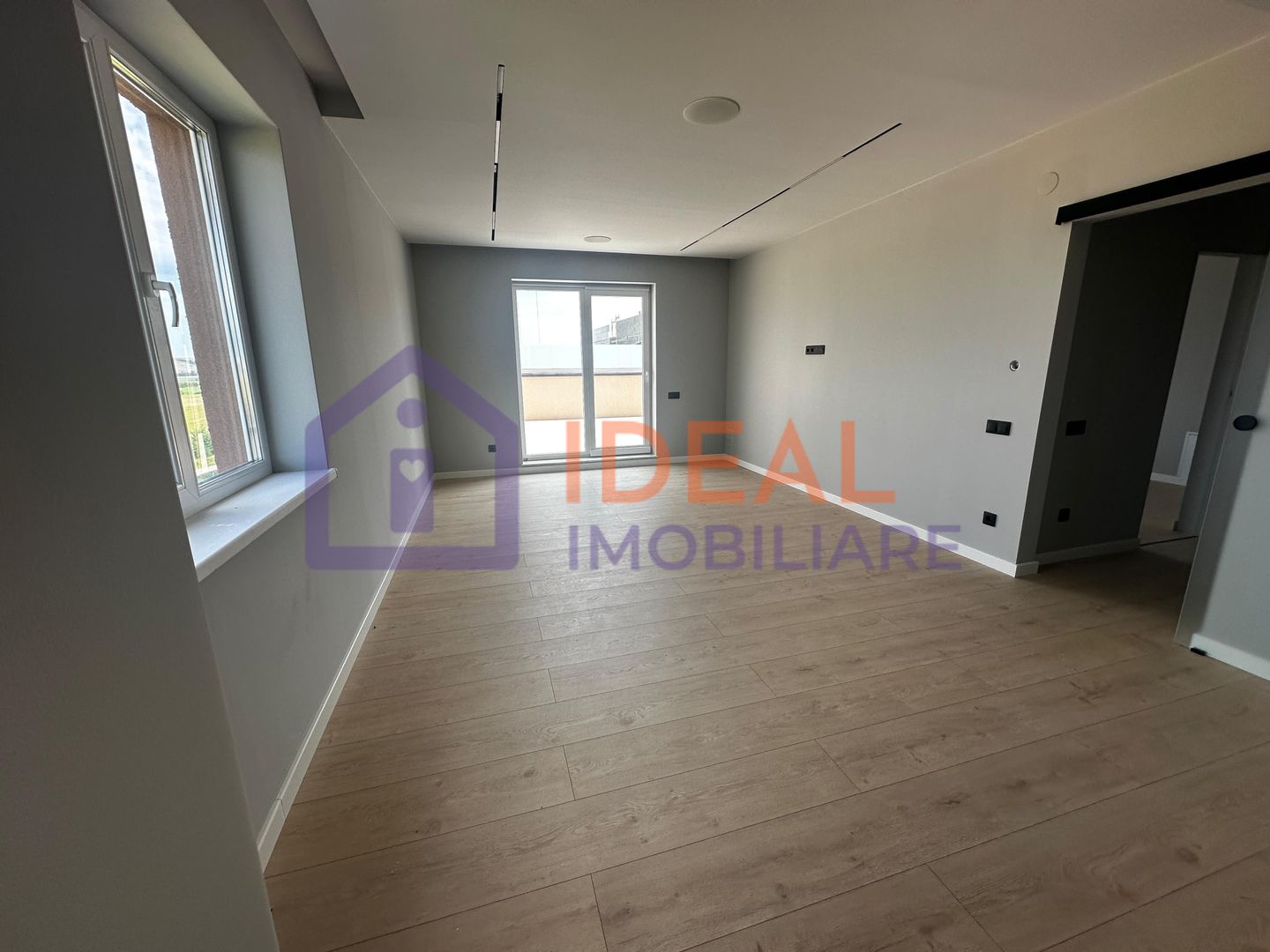 Penthouse cu 3 camere LA CHEIE, cu terasa de 191mpu, zona Calea Surii Mici - Poză 7