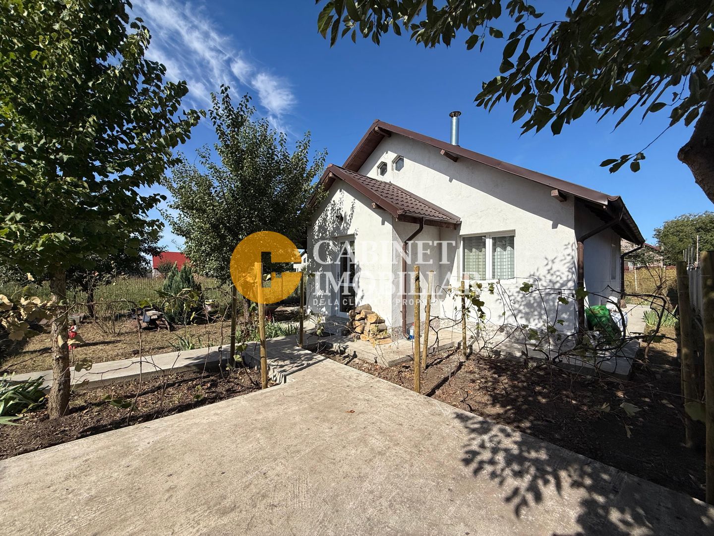 Aroneanu - Casa la asfalt - 420mp teren - 3 camere - Canalizare - Poză 1