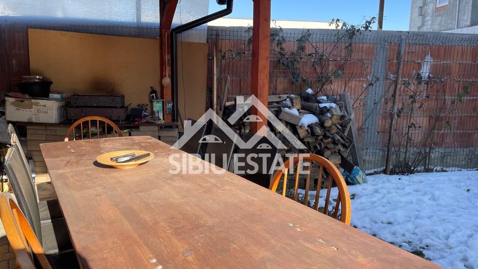 Apartament 2 camere la casă cu pod+curte in  Șelimbăr-Zona Brana - Poză 10