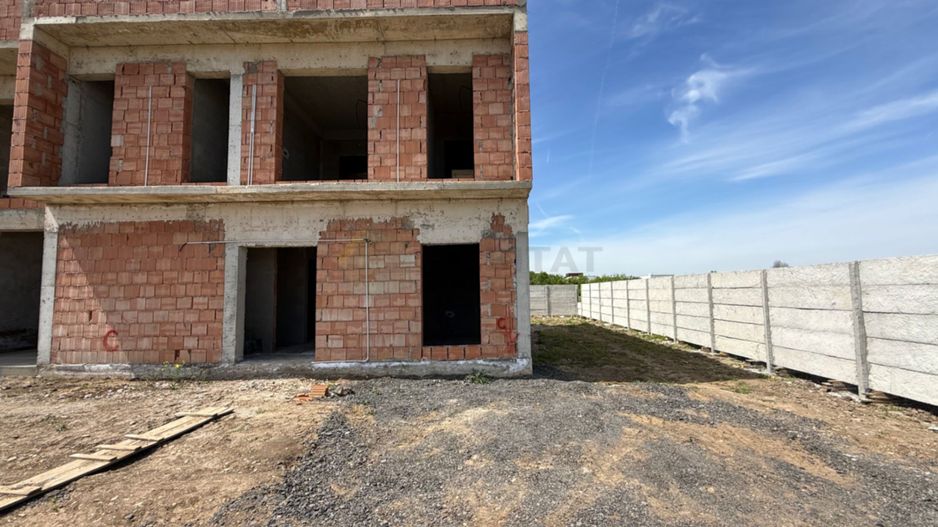 Eleganță și natură: vilă urbană exclusivistă în Tunari - Poză 13