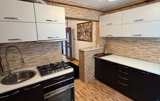 APARTAMENT CU 3 CAMERE DE ÎNCHIRIAT | I.C. FRIMU | PARTER CU GRĂDINĂ