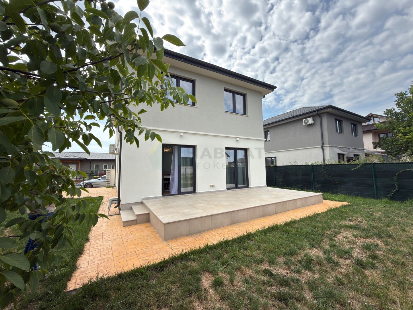Vilă modernă cu 5 camere de închiriat în Corbeanca - Poză 28