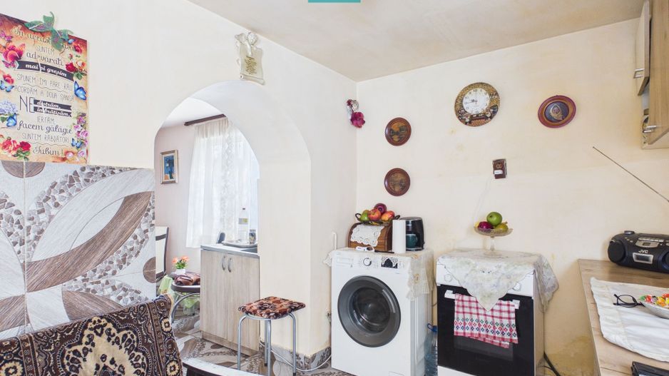 Casă cu 3 camere din văiugă în Macea - Poză 9