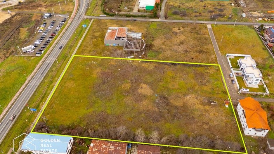 Oportunitate!Teren intravilan 10.000mp,Vladimirescu,perfect pentru bloc sau hala - Poză 2