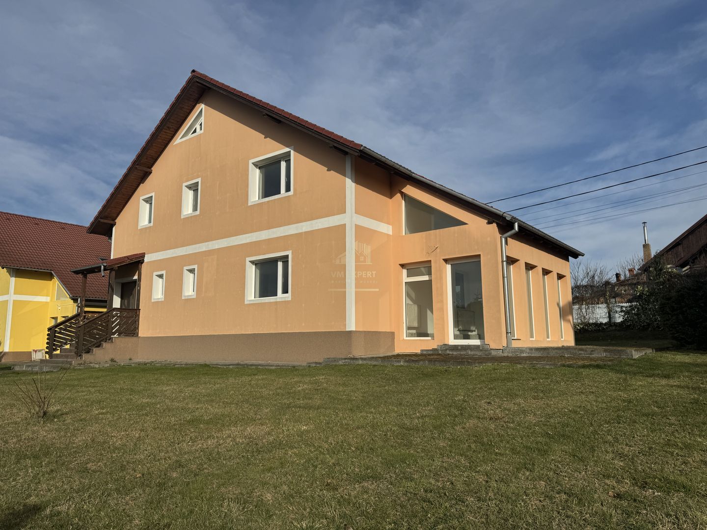 VILA 5 CAMERE,TEREN 560 MP, CAMPULUNG, ARGES - Poză 4