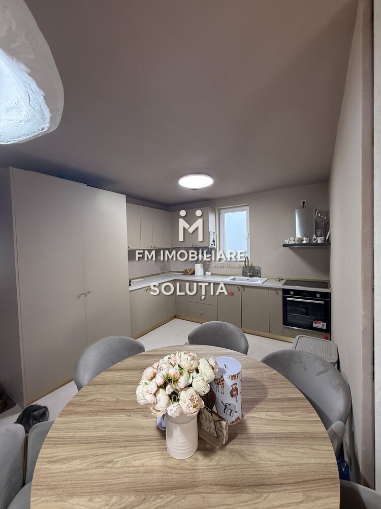 Casă modernă de vânzare în Coltău - Poză 9