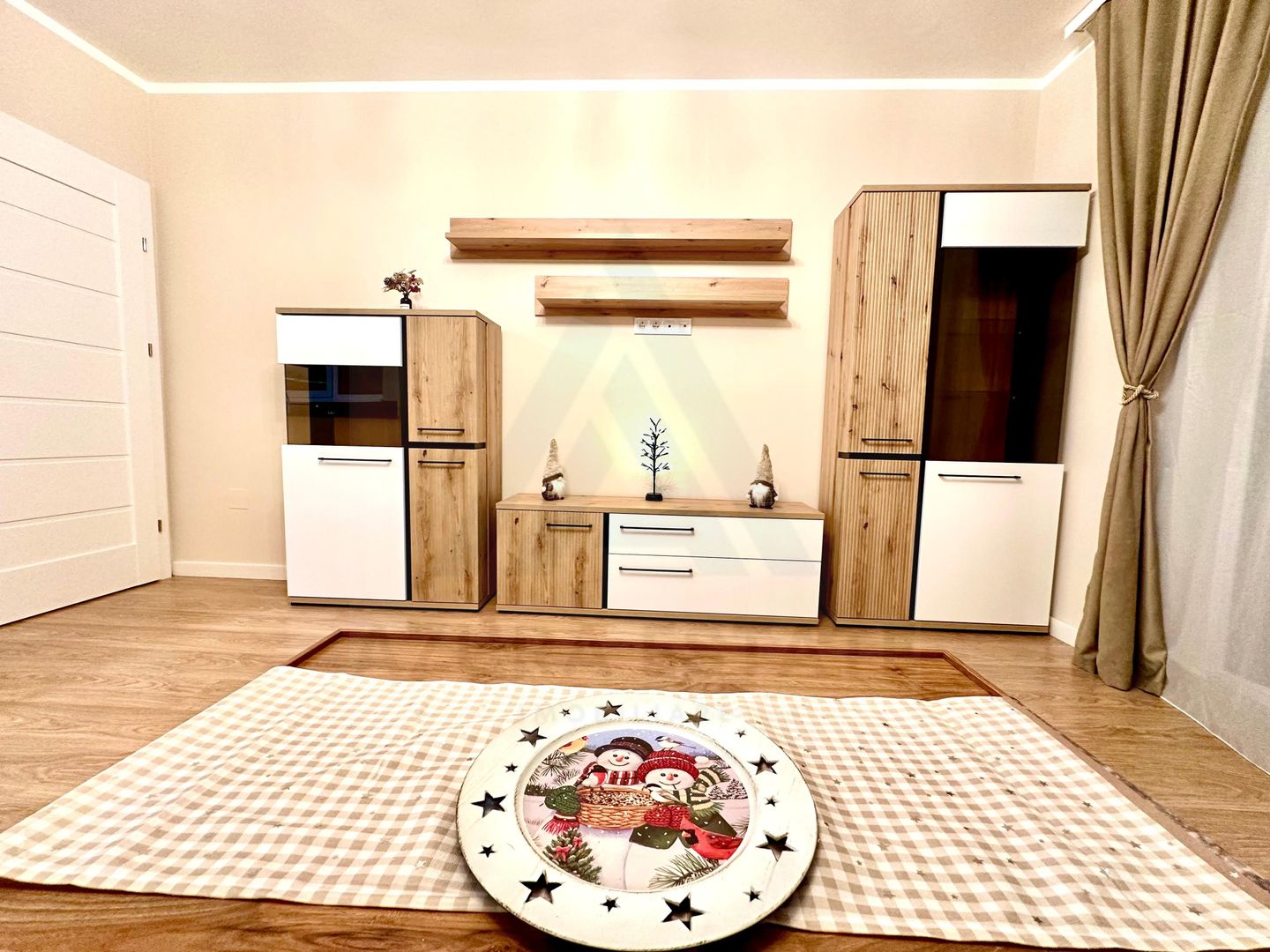 Apartament ultrafinisat 2 camere balcon 7.37 mp utili in Cristian - Poză 16