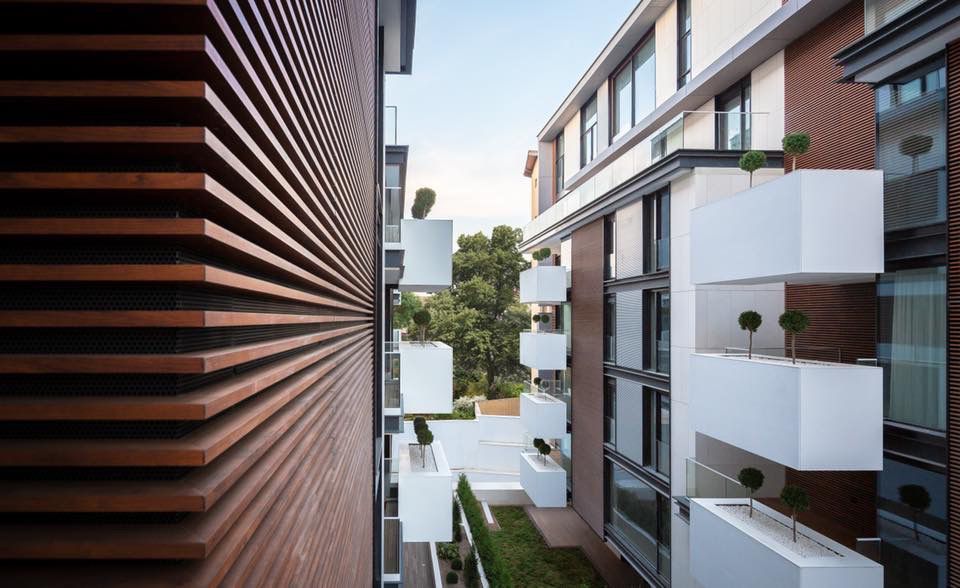 One Charles de Gaulle - Poză 5