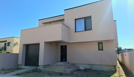 Vila cu 5 camere de vanzare, Strejnicu