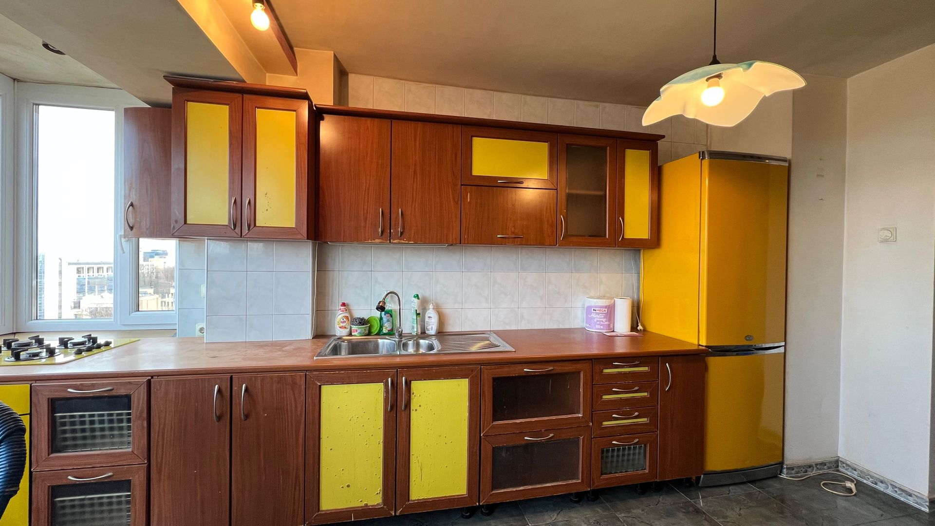 Apartament cu Panoramă Deosebită | Panduri - Cotroceni | Bloc Monolit 1990 - Poză 11