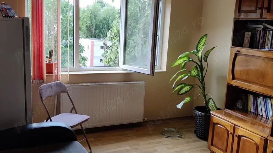 Vând apartament Focșani zona sud - Poză 3