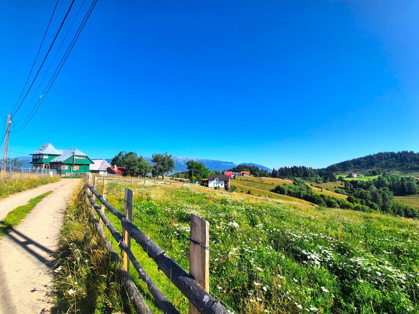 Exclusivitate- Casă rustică de închiriat în Fundata – Priveliște spectaculoasă - Poză 17