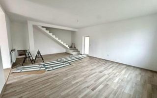 Duplex  - 4 camere  - pozitie excelenta - Utvin - Poză 1