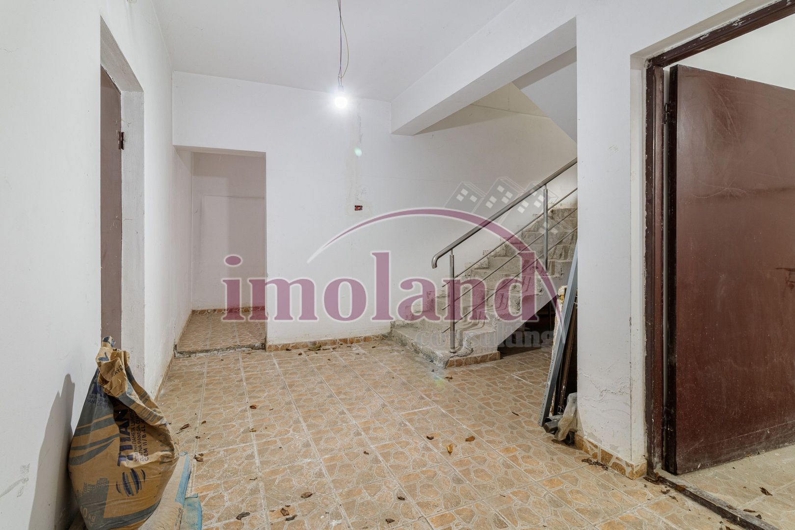 Inchiriere imobil - cu garaj si curte - birou/clinica/gradinita - Poză 24