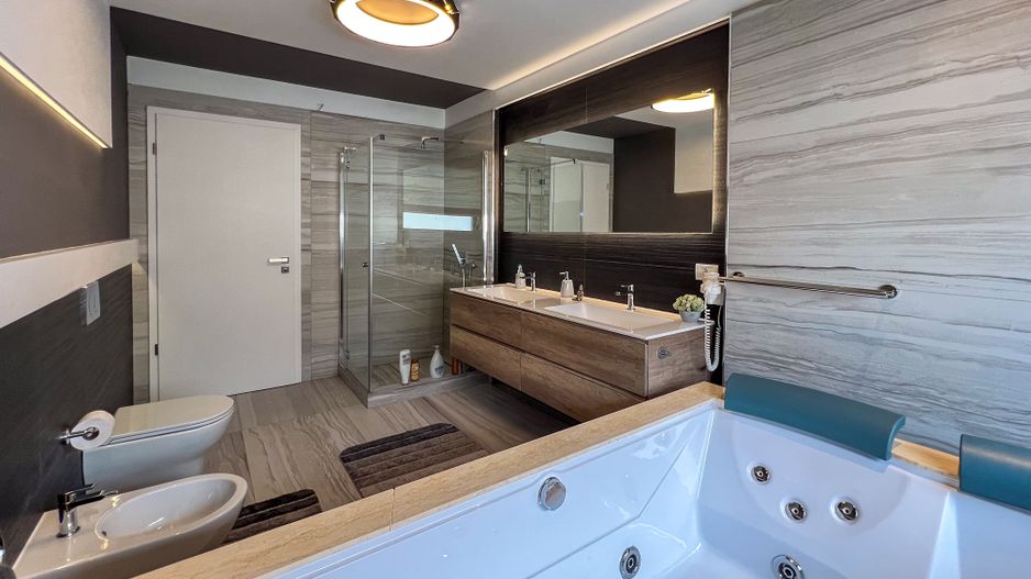 NEW VILLA TO RENT |  Vila premium cu piscina și jacuzzi încălzite - Poză 15