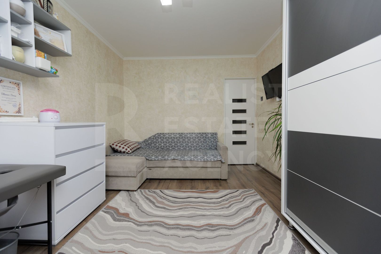 Vânzare, apartament, 2 camere, str. Paris, Buiucani - Poză 1