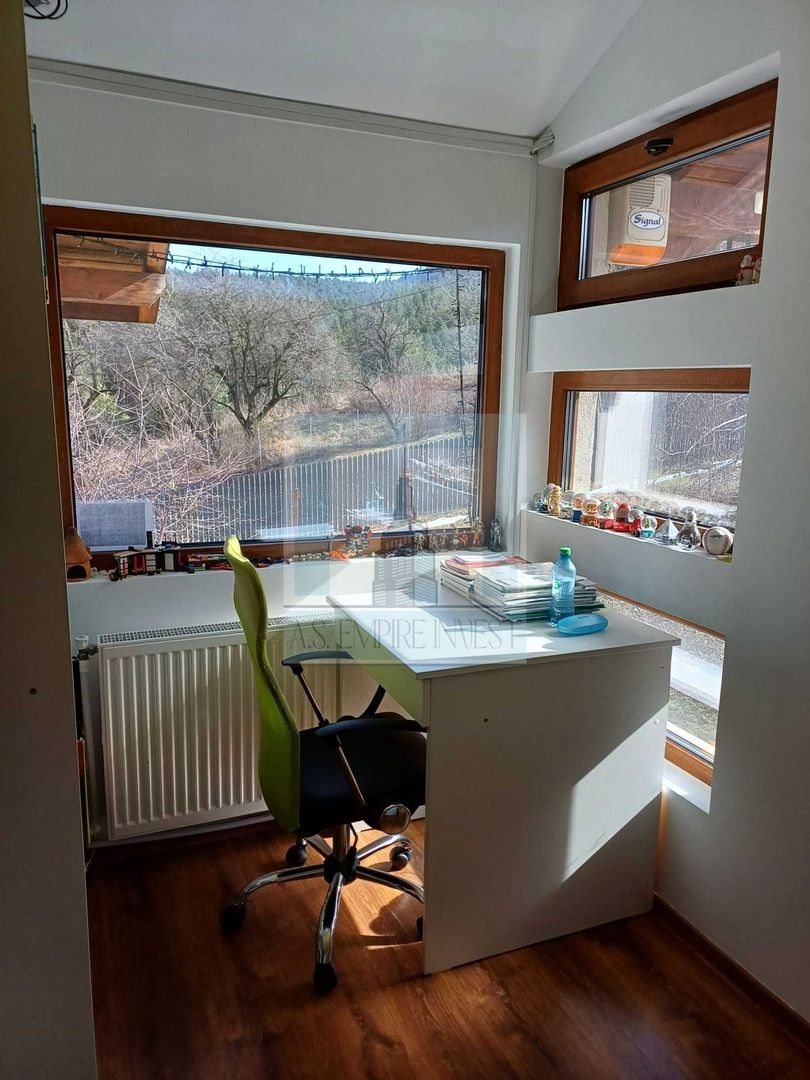 Vila/Casa de vanzare in zona linistita/ Sacele - Poză 6